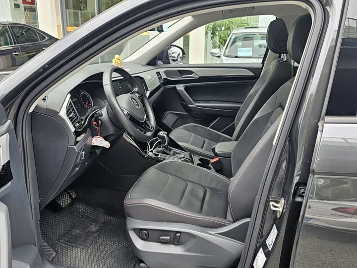 Volkswagen Tayron 2020 2020款 330TSI 两驱豪华智联版