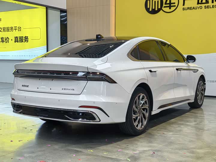 Photo 7 - Lincoln Z (Zephyr)