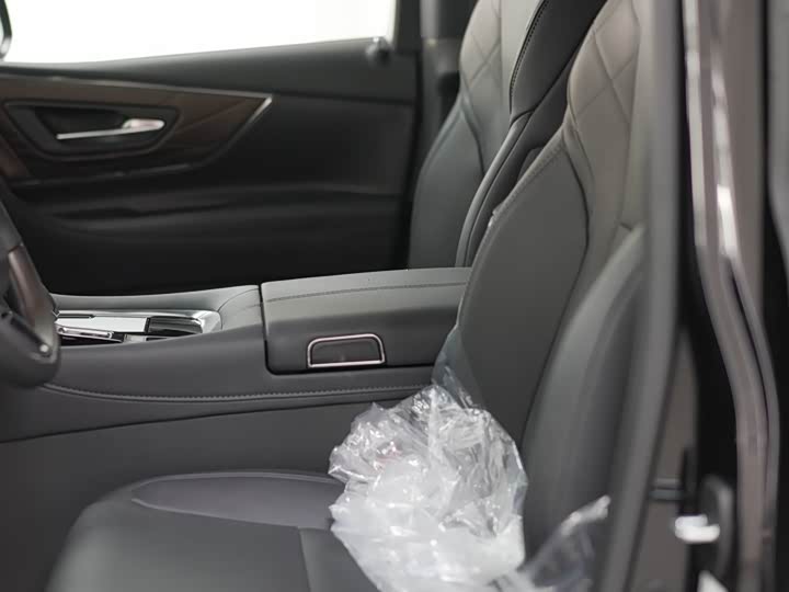 Toyota Vellfire 2025 2025款 皇冠 双擎 2.5L 墨金行政版