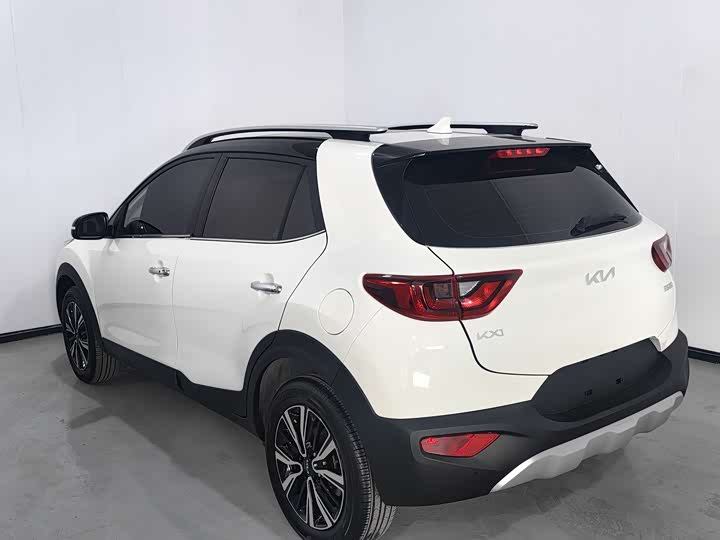 Kia KX1 2021 2021款 1.4L CVT趣享天窗款