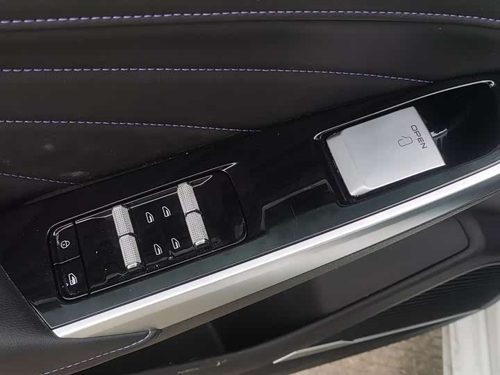 Geely Preface L 2024 2024款 油混 1.5TD 星河版