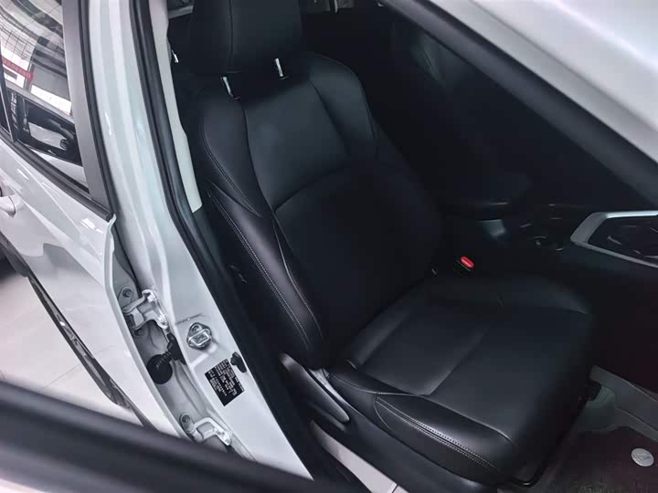Фото 3 - Toyota Wildlander