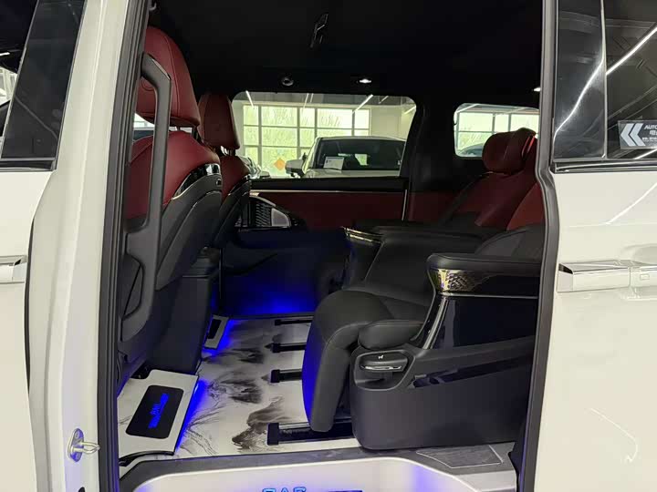 GAC Trumpchi M8 2025 2025款 宗师系列 超级混动版