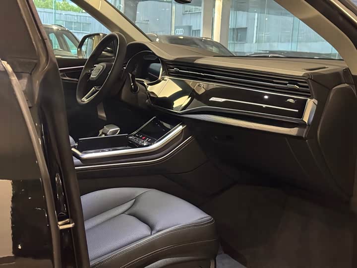 Audi Q8 2024 2024款 55 TFSI 豪华动感型