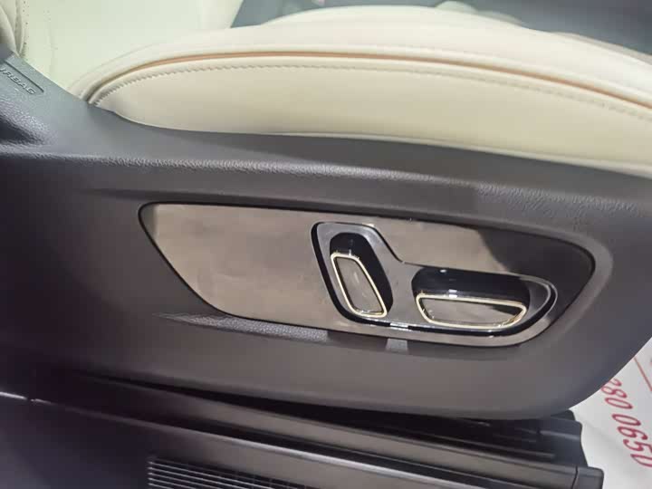 GAC Trumpchi M8 2021 2021款 领秀系列 390T 尊贵版