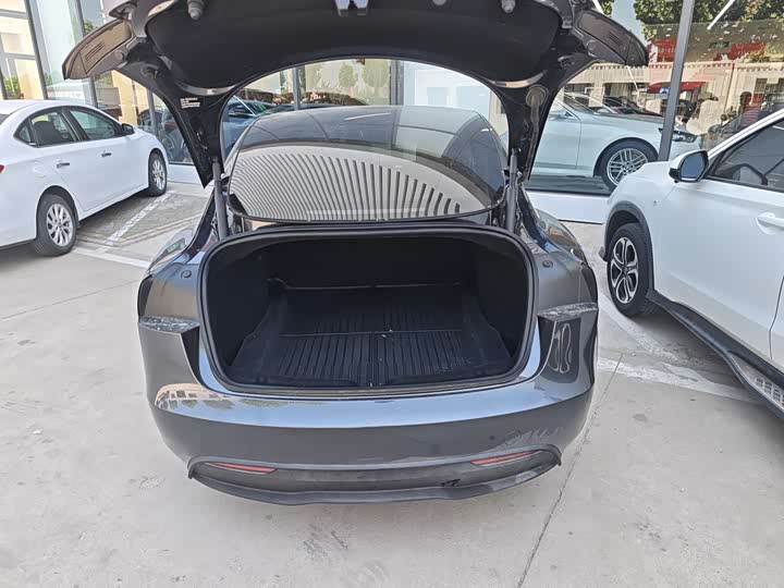Photo 6 - Tesla Model 3