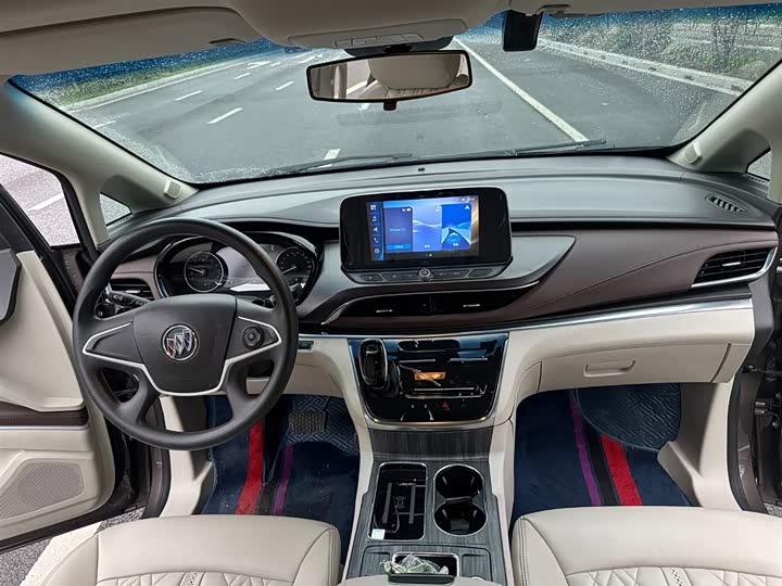 Photo 6 - Buick GL8 ES