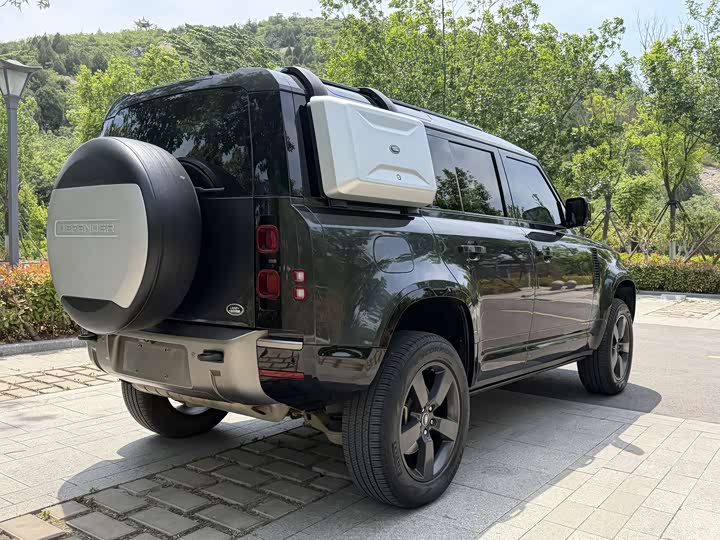 Фото 4 - Land Rover Defender