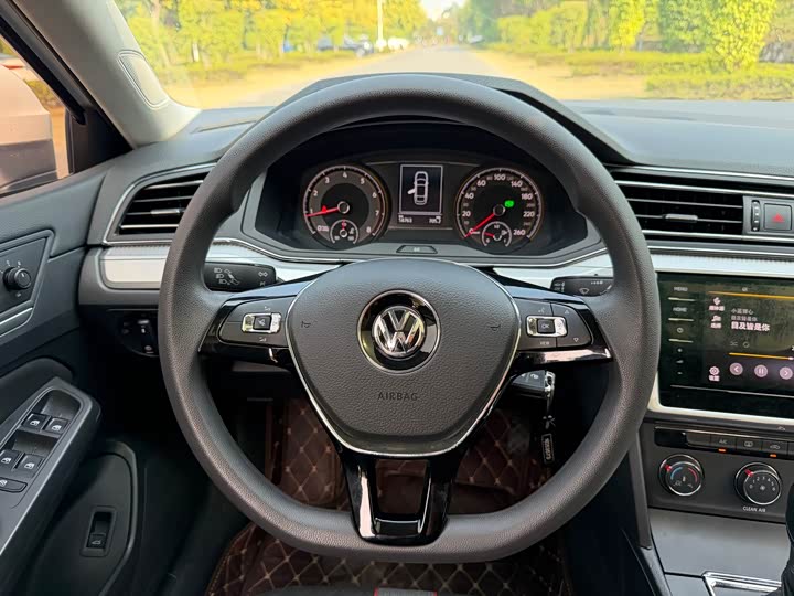 Фото 9 - Volkswagen Lamando L