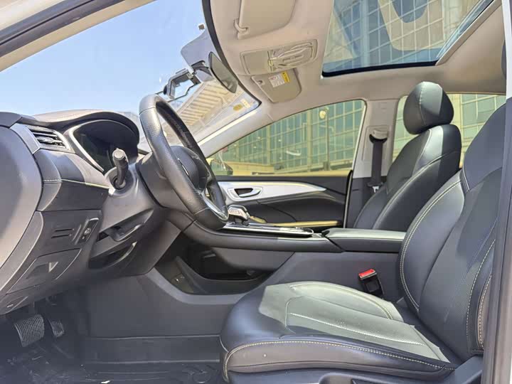 Фото 9 - Roewe i6 Max
