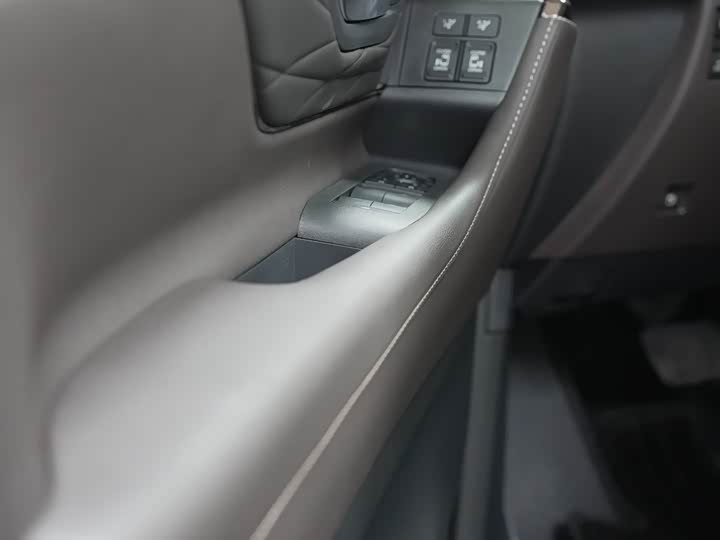 Фото 9 - Toyota Alphard