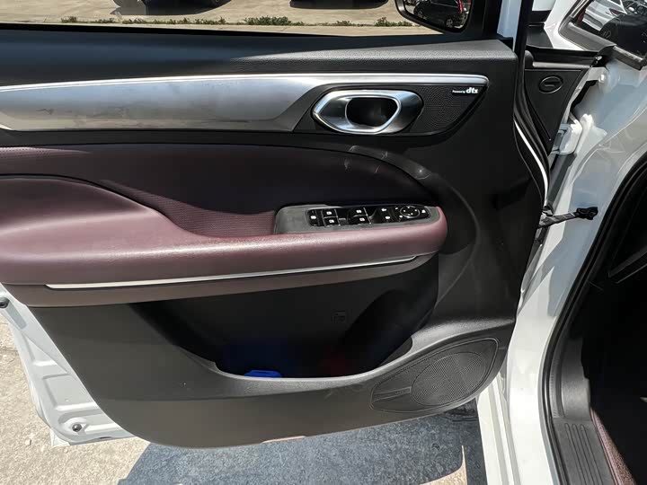 GAC Trumpchi M6 2023 2023款 PRO 270T DCT豪华版