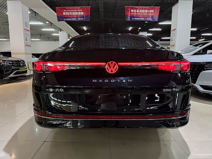 Volkswagen Magotan 2026 2026款 380TSI DSG尊贵版大迈包