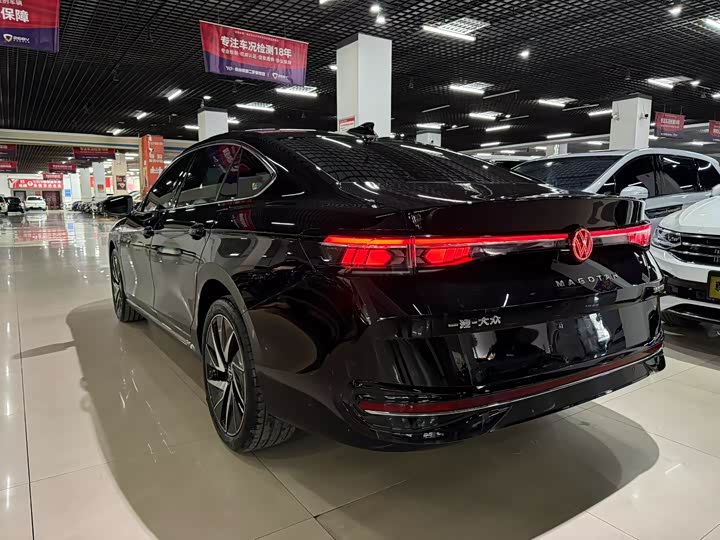 Volkswagen Magotan 2026 2026款 380TSI DSG尊贵版大迈包