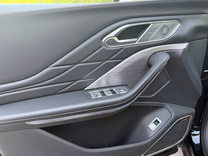 صورة 5 - Hongqi HS7 Hybrid