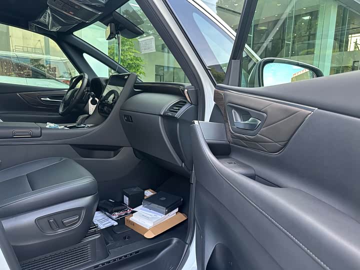 Toyota Alphard 2025 2025款 双擎 2.5L 臻享黄金版