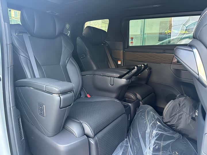 Toyota Alphard 2025 2025款 双擎 2.5L 臻享黄金版