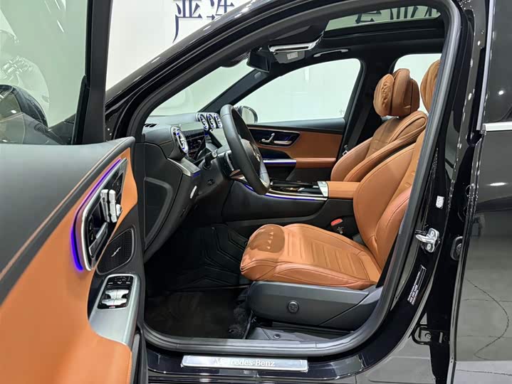 Photo 5 - Mercedes-Benz GLC-Class