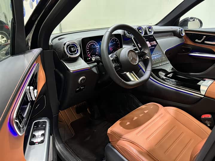Photo 7 - Mercedes-Benz GLC-Class