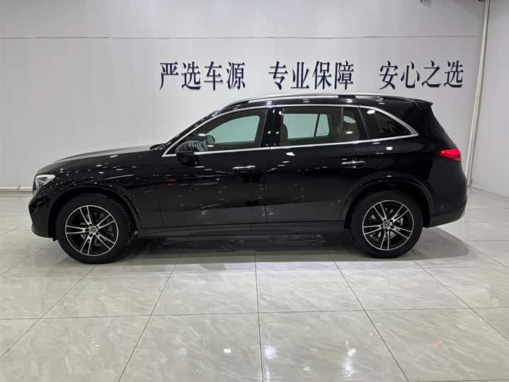 Photo 8 - Mercedes-Benz GLC-Class