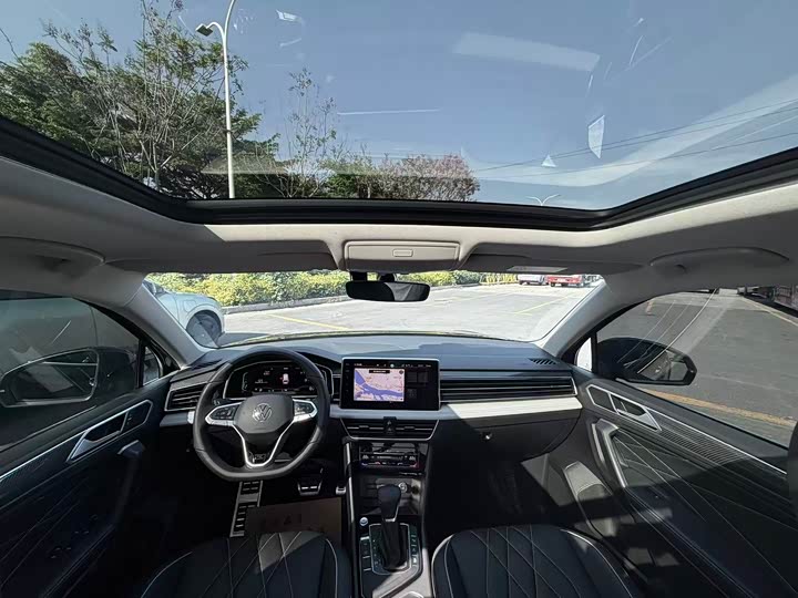 Фото 9 - Volkswagen Tiguan L Pro