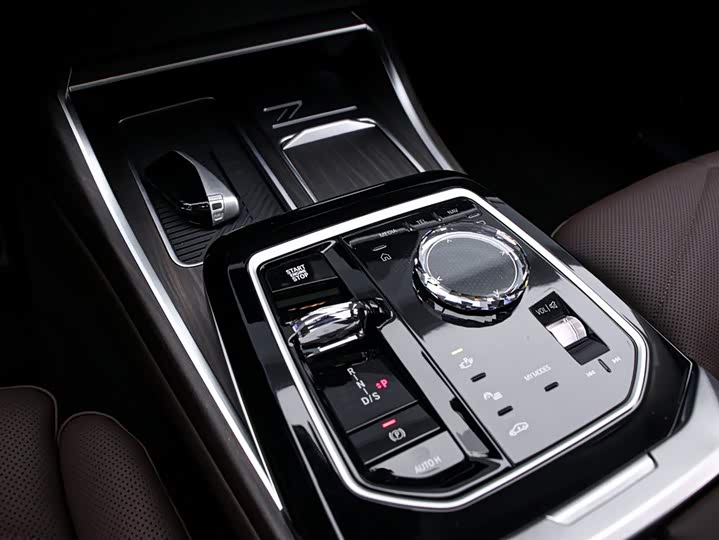 BMW 7 Series 2026 2026款 740Li 领先型 M运动套装