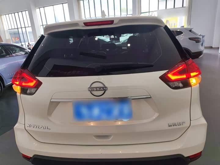 Nissan X-Trail 2025 2025款 荣誉 2.0L 两驱领先版