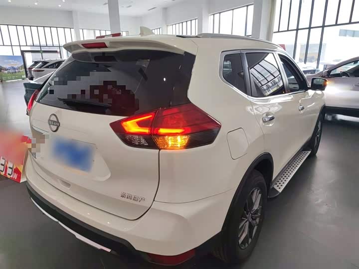 Nissan X-Trail 2025 2025款 荣誉 2.0L 两驱领先版