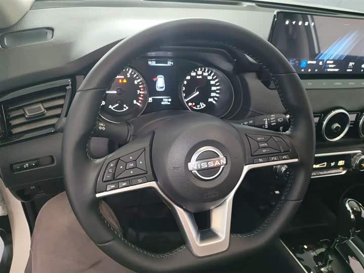 Nissan X-Trail 2025 2025款 荣誉 2.0L 两驱领先版