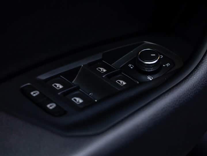 Volkswagen Touareg 2022 2022款 3.0TSI 锐享版 曜黑运动套装