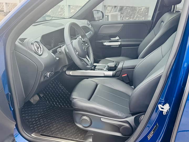 Mercedes-Benz GLB-Class 2022 2022款 GLB 220 动感型