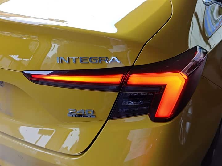 Фото 8 - Honda Integra