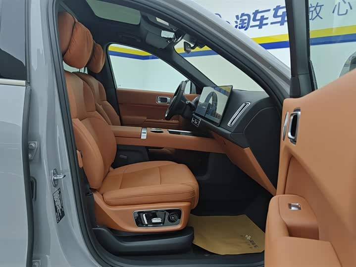 LiXiang L9 2025 2025款 Ultra 智能焕新版