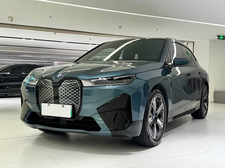 2023 BMW iX