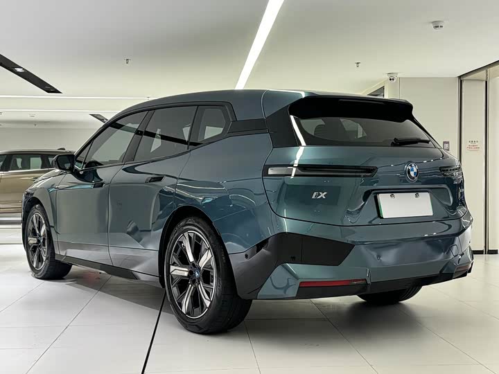 2023 BMW iX