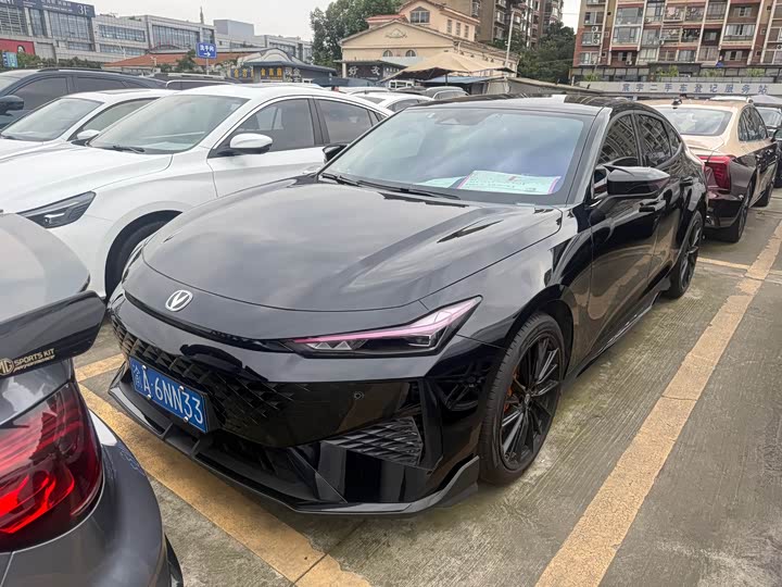 Changan UNI-V 2025 2025款 1.5T 500Bar尊贵运动型