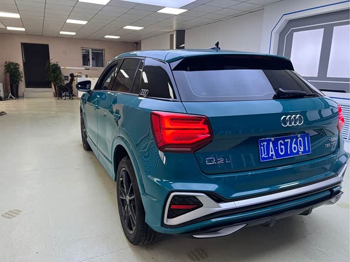 Фото 6 - Audi Q2L