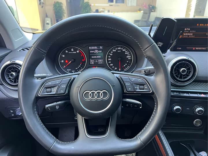 Фото 9 - Audi Q2L