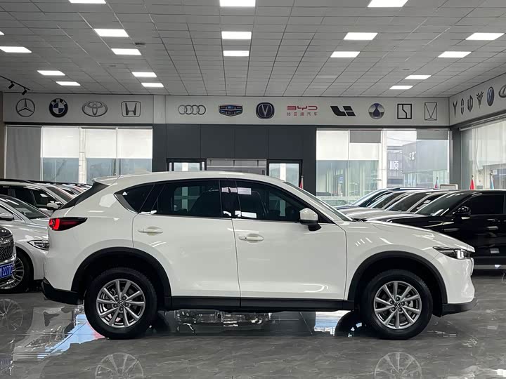 Photo 5 - Mazda CX-5