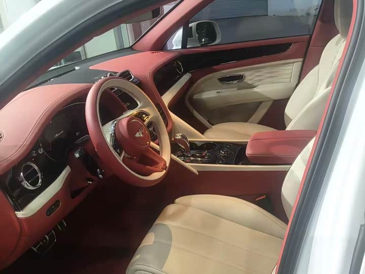 Bentley Bentayga 2024 2024款 4.0T V8 长轴距雅度版