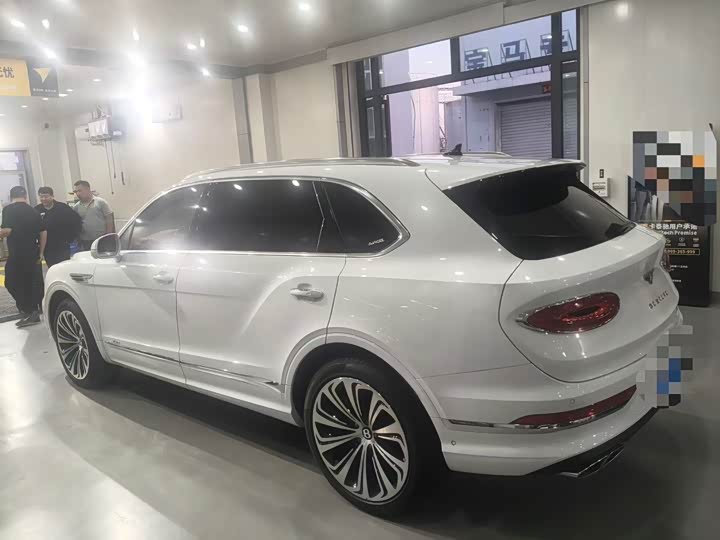Bentley Bentayga 2024 2024款 4.0T V8 长轴距雅度版
