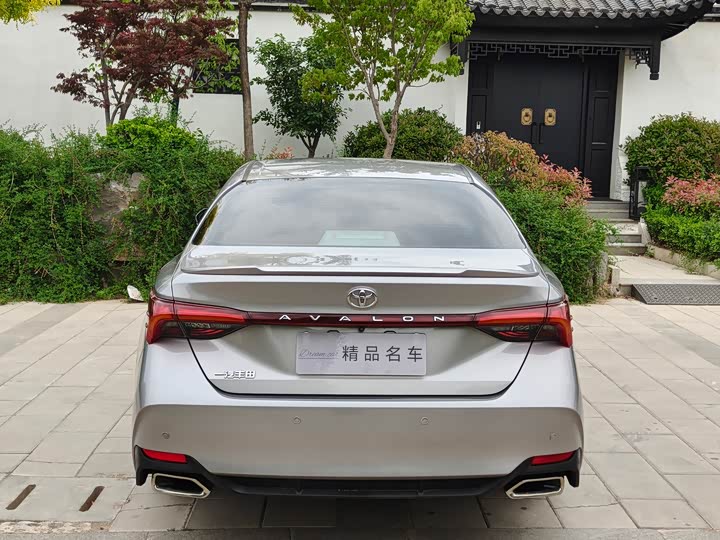 Фото 6 - Toyota Avalon