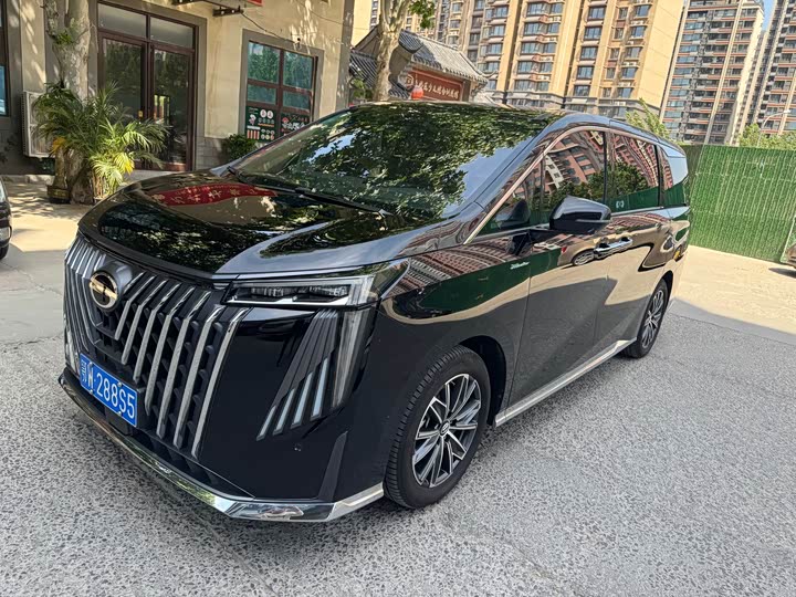 Фото 1 - GAC Trumpchi M8