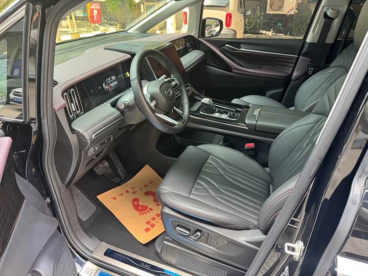 Фото 2 - GAC Trumpchi M8