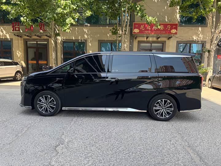 Фото 5 - GAC Trumpchi M8