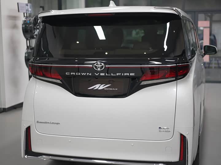 Фото 5 - Toyota Vellfire
