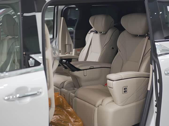 Фото 7 - Toyota Vellfire