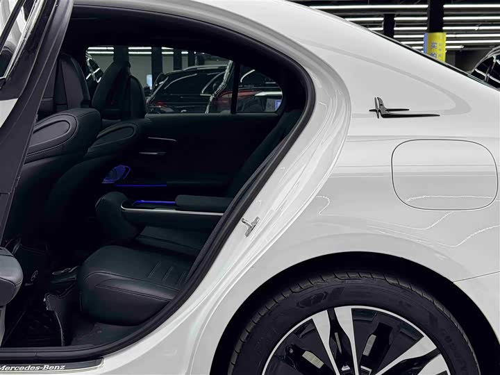 Photo 7 - Mercedes-Benz C-Class Hybrid