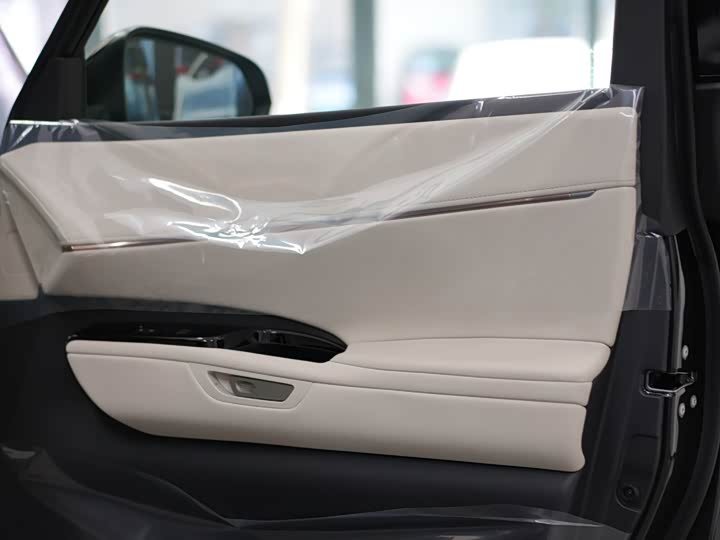 Lexus LM 2025 2025款 500h 六座尊崇版