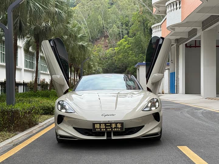 MG Motor Cyberster 2024 2024款 520km 传奇四驱红篷版